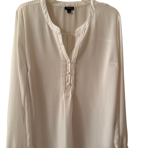 torrid Tops - Torrid Women's Ivory Blouse